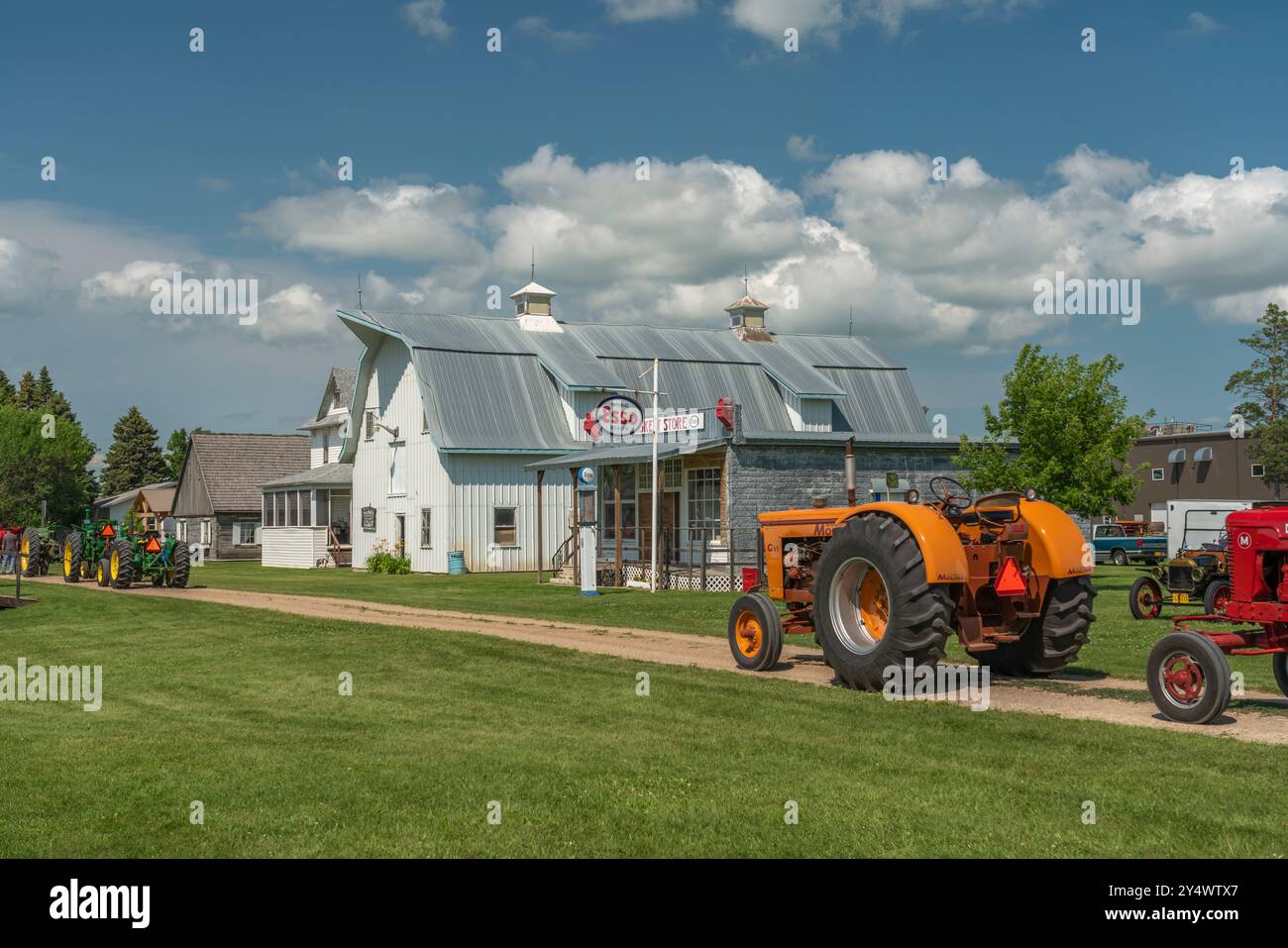 Oldtimer-Traktoren im Threshermen's Réunion Museum in der Nähe von Winkler, Manitoba, Kanada. Stockfoto