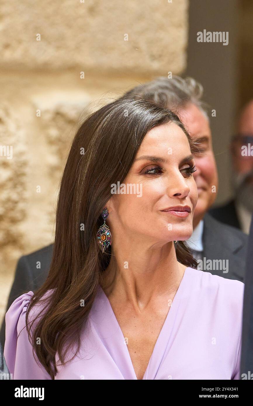 Königin Letizia von Spanien besucht am 27. März 2023 im Iberoamerikanischen Haus in Cadiz, Spanien die Ausstellungen über den Ausbruch des 9. Internationalen Kongresses der spanischen Sprache. Stockfoto