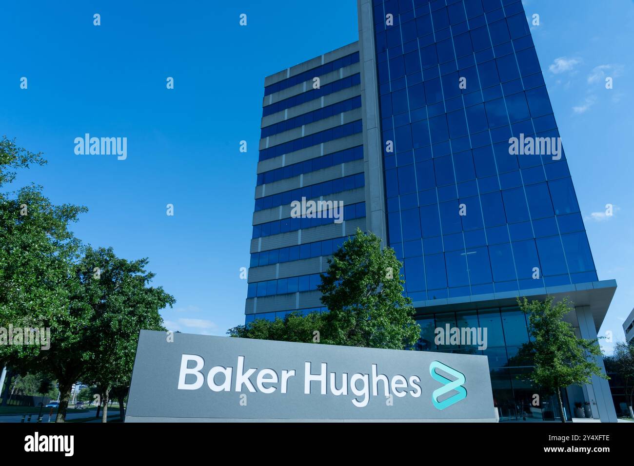 Baker Hughes Close Up Logoschild vor dem Hauptsitz in Houston, Texas, USA. Stockfoto