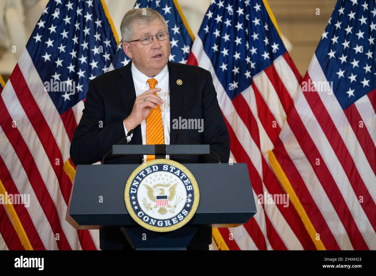 Washington, Usa. September 2024. U. Frank Lucas, R-OK, Vorsitzender des House Committee on Science, Space, and Technology, hält während einer Zeremonie der Goldmedaille des Kongresses in der Emancipation Hall des US Capitols am 18. September 2024 in Washington, DC, wurden Katherine Johnson, Dr. Christine Darden, Dorothy Vaughan und Mary W. Jackson als Anerkennung für ihre Verdienste um die Vereinigten Staaten verliehen. Quelle: Joel Kowsky/NASA/Alamy Live News Stockfoto