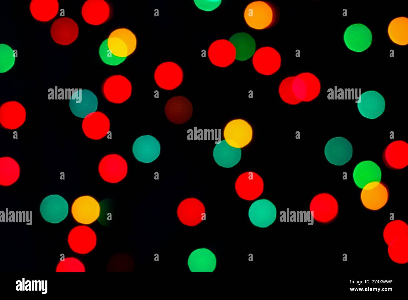 Abstraktes Bild Von Unscharfen Weihnachtslichtern Auf Schwarzem Hintergrund Stockfoto