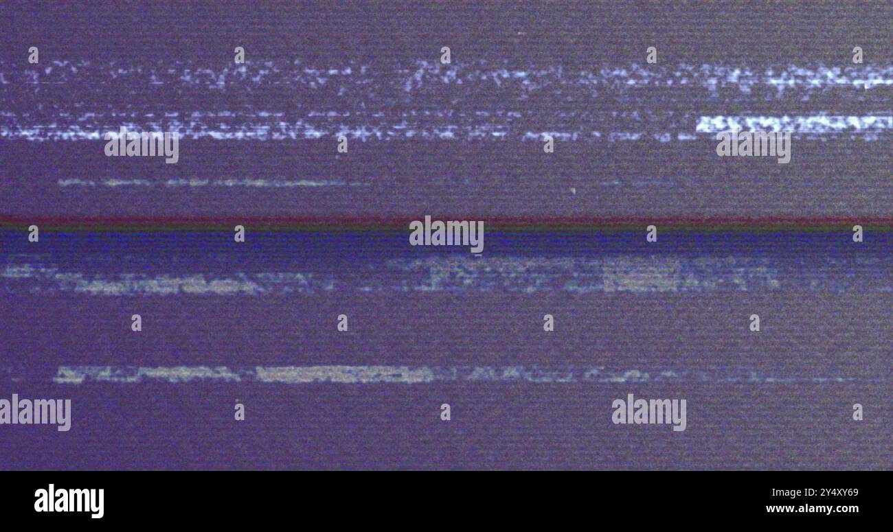 Statisches Interferenzbild über violettem Hintergrund Stockfoto