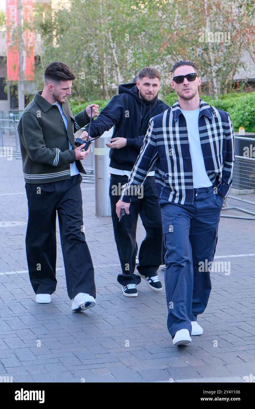 Arsenal-Mittelfeldspieler Declan Rice verlässt die Burberry-Show während der London Fashion Week im Frühjahr 2025. Stockfoto