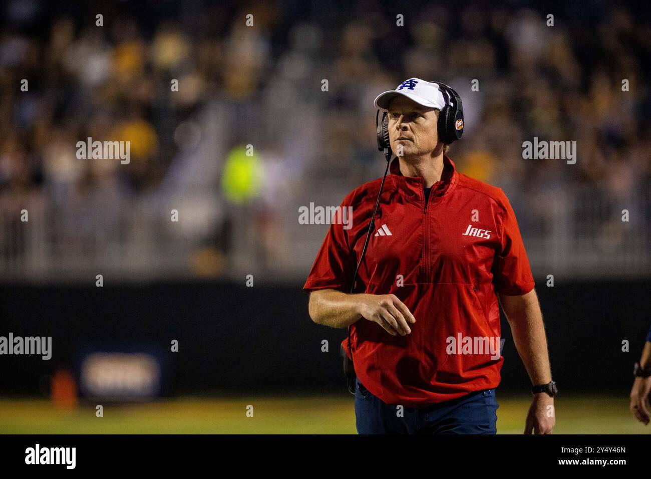 Boone, NC, USA. September 2024. South Alabama Jaguars Cheftrainer Major Applewhite in der ersten Halbzeit gegen die Appalachian State Mountaineers im Sunbelt Football Matchup im Kidd Brewer Stadium in Boone, NC. (Scott Kinser/CSM). Quelle: csm/Alamy Live News Stockfoto