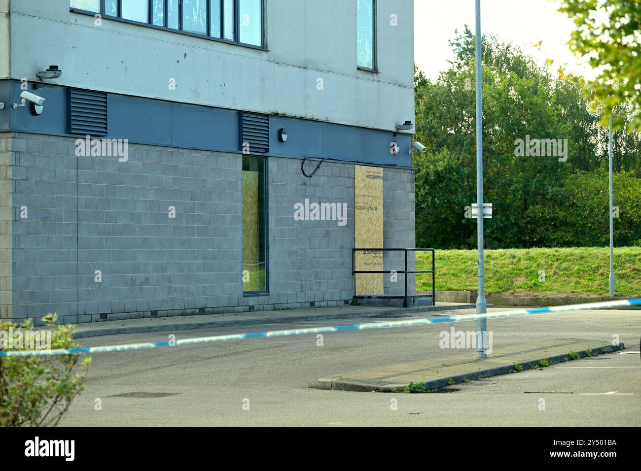 Die Reparaturarbeiten beginnen in einem Hotel, in dem früher Asylsuchende untergebracht waren, in dem kleinen Dorf Manvers in Rotherham, South Yorkshire, Großbritannien. Stockfoto