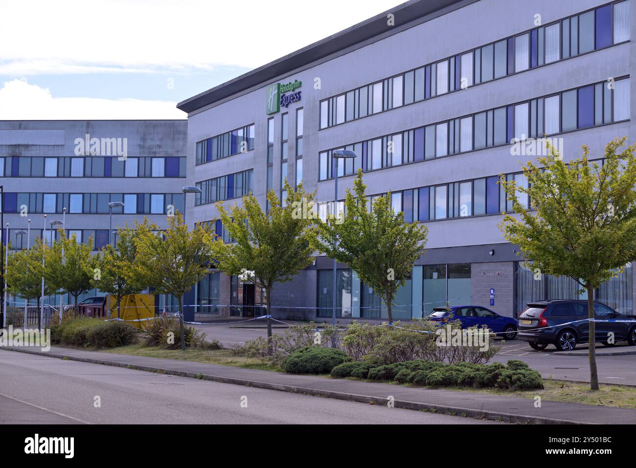 Die Reparaturarbeiten beginnen in einem Hotel, in dem früher Asylsuchende untergebracht waren, in dem kleinen Dorf Manvers in Rotherham, South Yorkshire, Großbritannien. Stockfoto