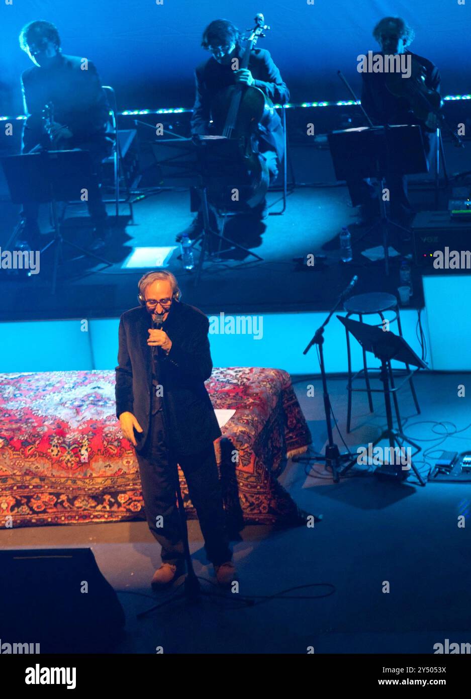 Franco Battiato spielt ein Fragment des Concierto Circo Price in Madrid, Spanien. 21/3/13. Stockfoto