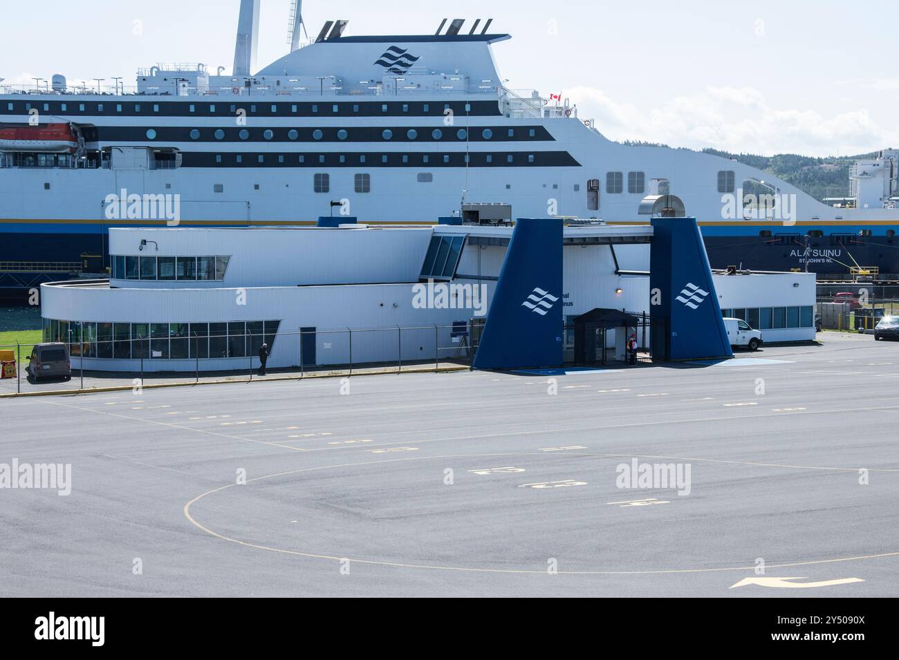 Die Marine Atlantic Ala’suinu Fähre legt am Argentia Fährterminal in Placentia, Neufundland und Labrador, Kanada an Stockfoto