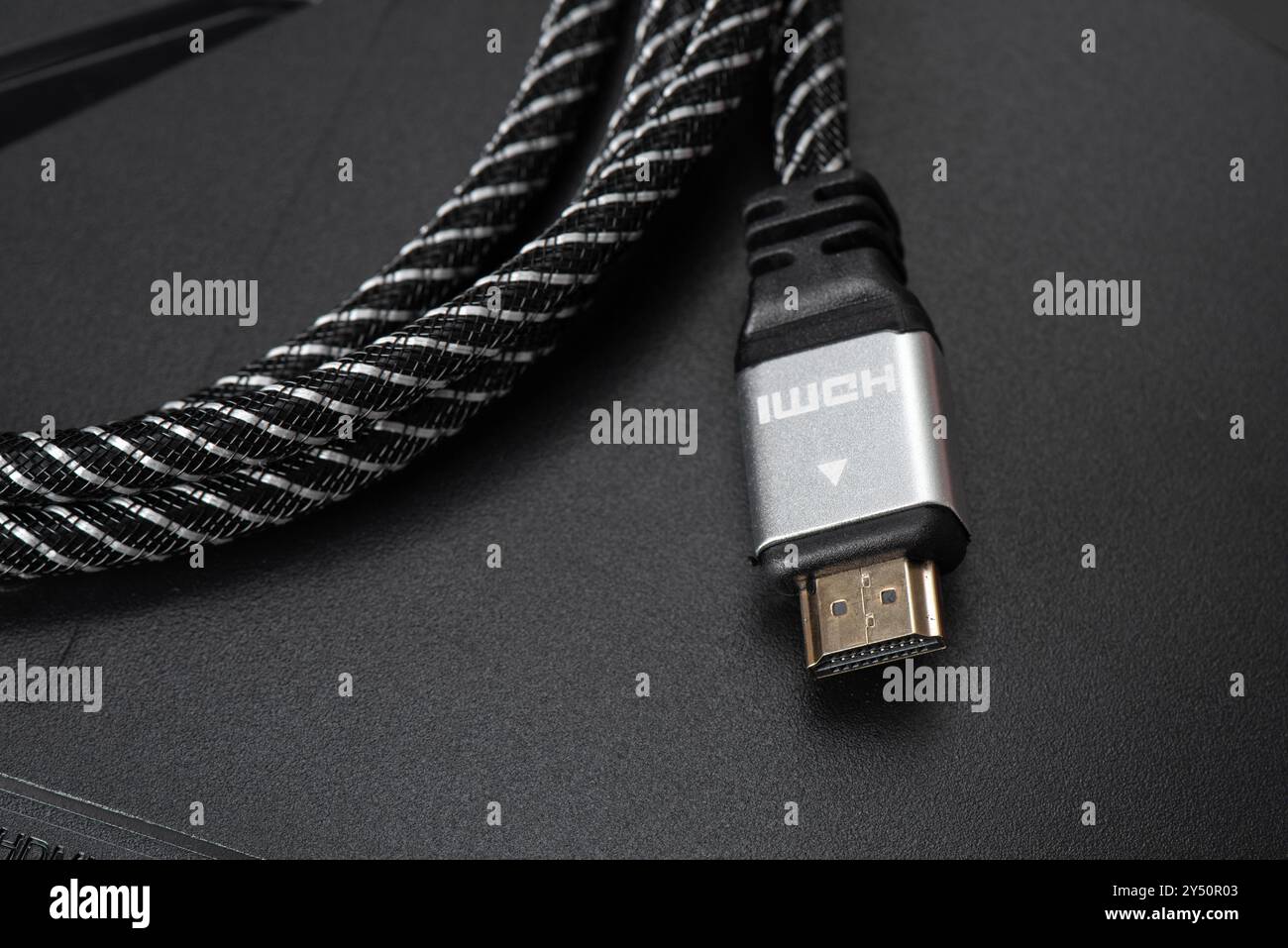 Standard-HDMI-Steckverbinder und -Kabel. Stockfoto