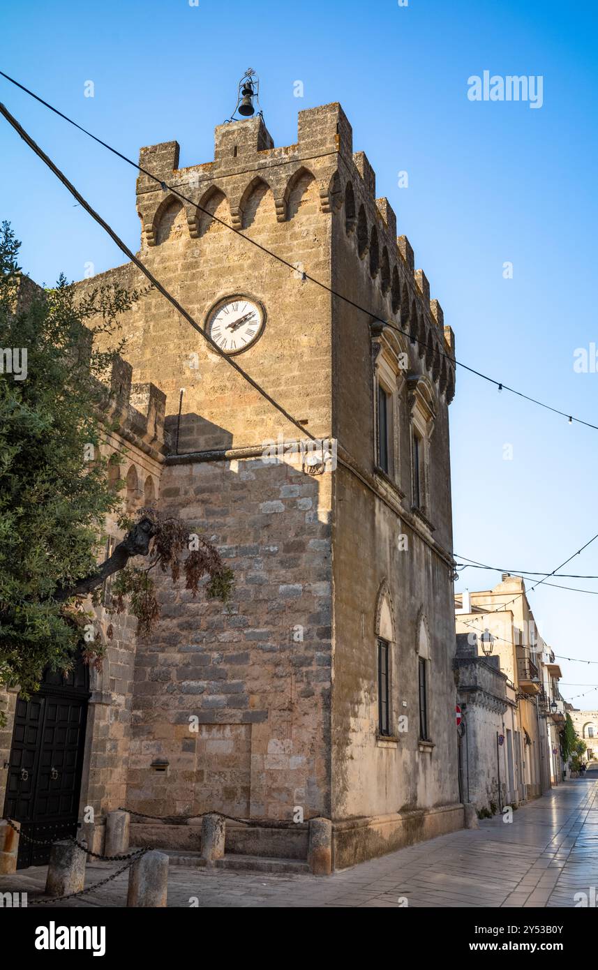 Ein Blick auf das Schloss Arditi aus dem 16. Jahrhundert in Presicce, Provinz Lecce, Apulien, Italien Stockfoto