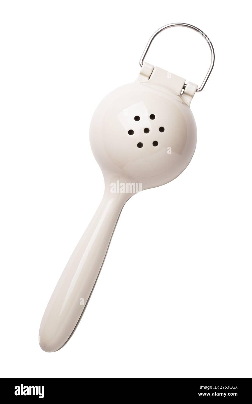 Zitronenpresse. Bar-Ausrüstung. Isoliert auf weißem Hintergrund. Leeres Leerzeichen für Text. Barkeeper-Tool. Stockfoto