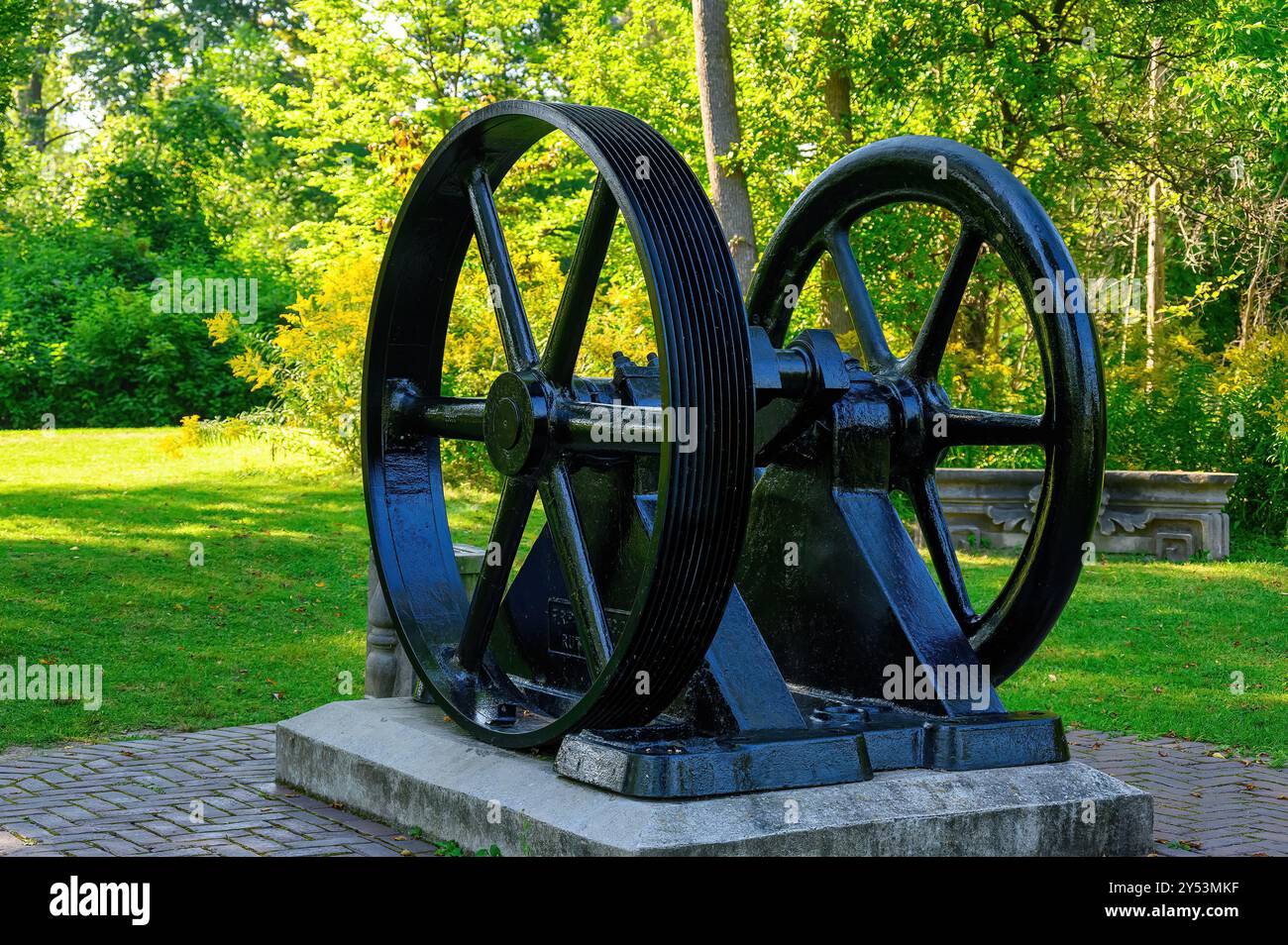 Toronto, Kanada - 14. September 2024: Antike Teil einer Industrie. Das historische Stück befindet sich im Guild Park and Gardens. Stockfoto