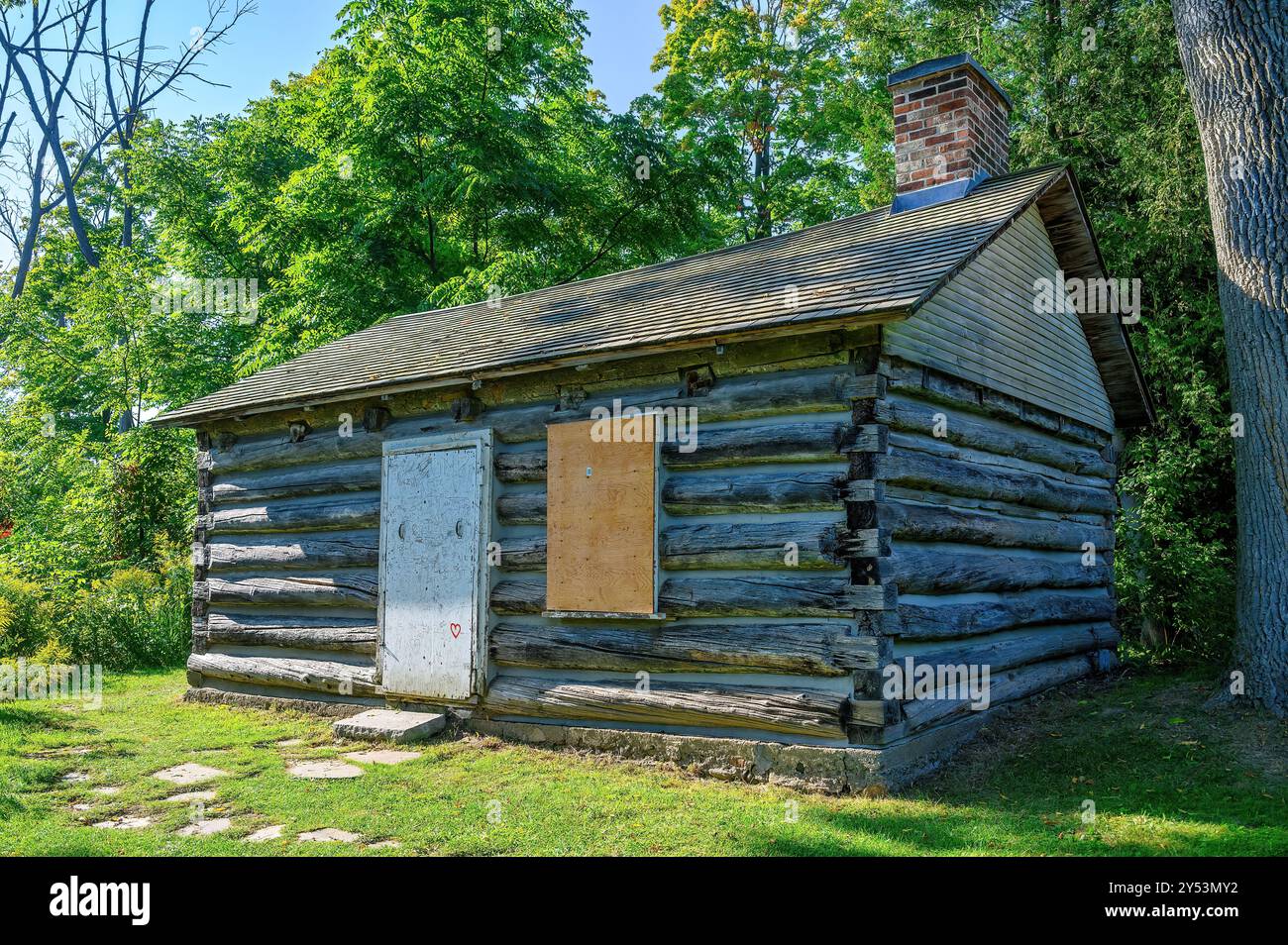 Toronto, Kanada - 14. September 2024: Außenarchitektur der Osterhout Hütte im Guild Park and Gardens. Stockfoto