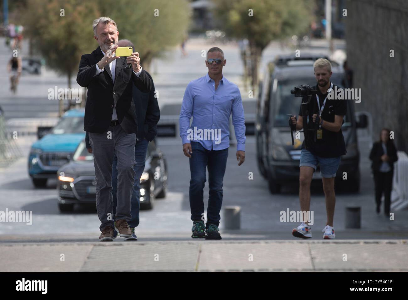 Sam Neill und der südafrikanische Regisseur Roger Michell und der Produzent David Bernardi besuchten Blackbird während des 67. San Sebastian International Film Festivals am 20. September 2019 im Kursaal Palace in Donostia/San Sebastian, Spanien. Stockfoto