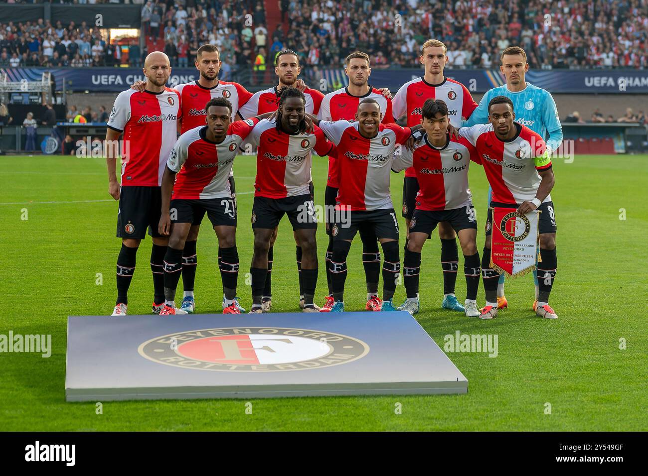 19.09.2024, Fussball: UEFA Champions League, Saison 2024/2025, Spieltag 1, Feyenoord Rotterdam - Bayer 04 Leverkusen im Stadio de Kuip in Rotterdam. Die Startelf von Feyenord Rotterdam stellt sich für das Mannschaftsfoto. Foto: Kirchner-Media/TH Stockfoto