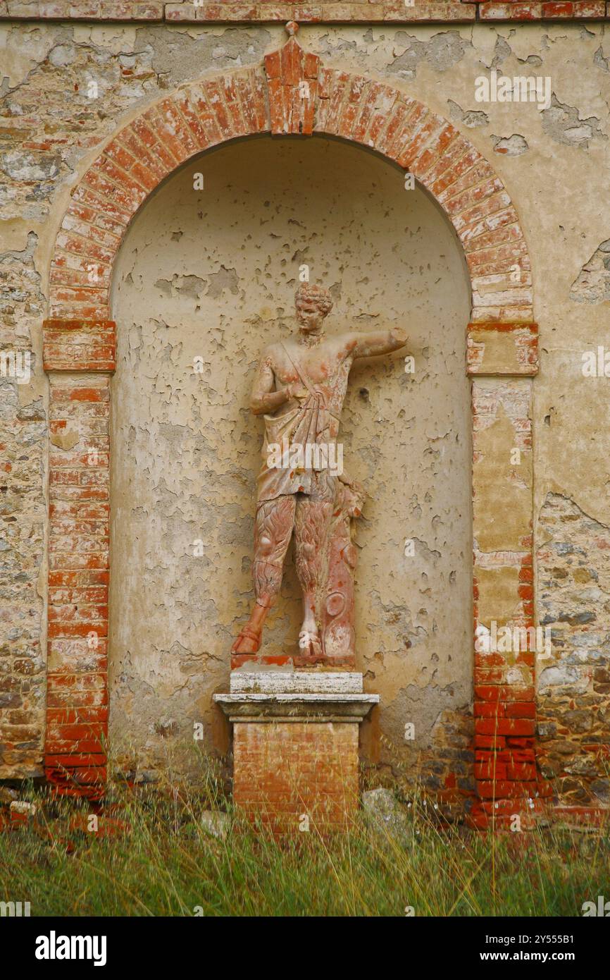 Landschaft der Chianti-Region, zwischen Florenz und Siena, berühmt für die Produktion von edlem Wein und seine sanften Hügel mit Weinstöcken Stockfoto