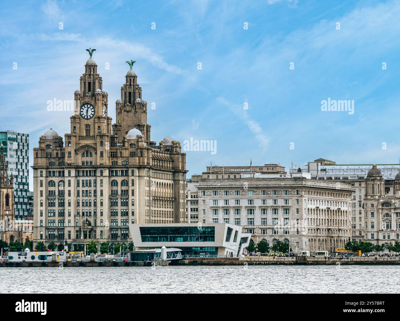 Die drei Grazien, der Hafen von Liverpool Gebäude, Cunard Building, Royal Liver Building und modernes Museum von Liverpool, Pier Head, Liverpool, England, UK Stockfoto