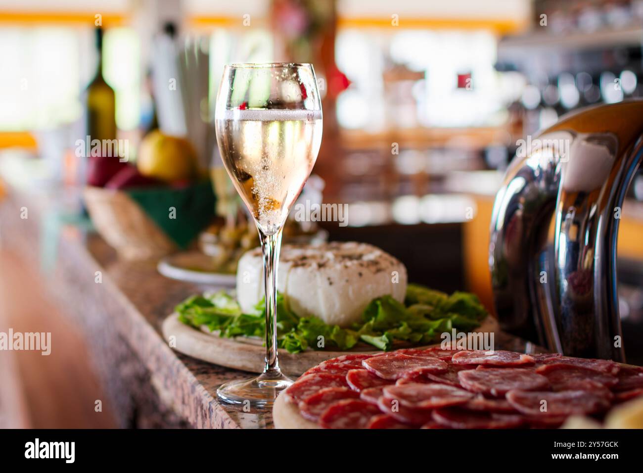 Der Ritus des Aperitifs in italien. Der Prosecco. Stockfoto