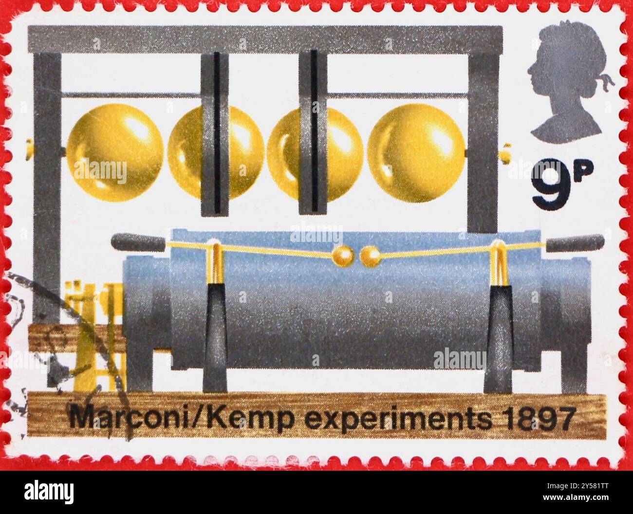 Foto einer 9-Pence-britischen Briefmarke aus der Serie 1972 Rundfunkjubiläen 75 Jahre Marconi/Kemp Experiments 1897 Stockfoto