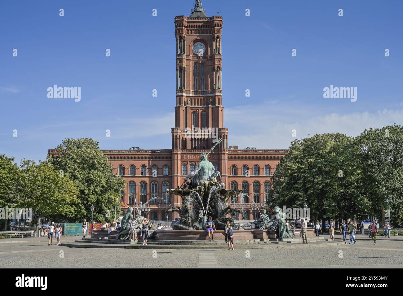 Rotes Rathaus, Neptunbrunnen, Rathausstraße, Mitte, Berlin, Deutschland, Europa Stockfoto