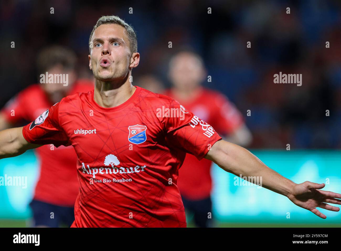 Torjubel zum 1:1 durch Sebastian Maier (SpVgg Unterhaching, 10), SpVgg Unterhaching vs. Erzgebirge Aue, Fussball, 3. Liga, 6. Spieltag, Saison 24/25, 20.09.2024, DFL-VORSCHRIFTEN VERBIETEN JEDE VERWENDUNG VON FOTOGRAFIEN ALS BILDSEQUENZEN, Foto: Eibner-Pressefoto/Jenni Maul Stockfoto