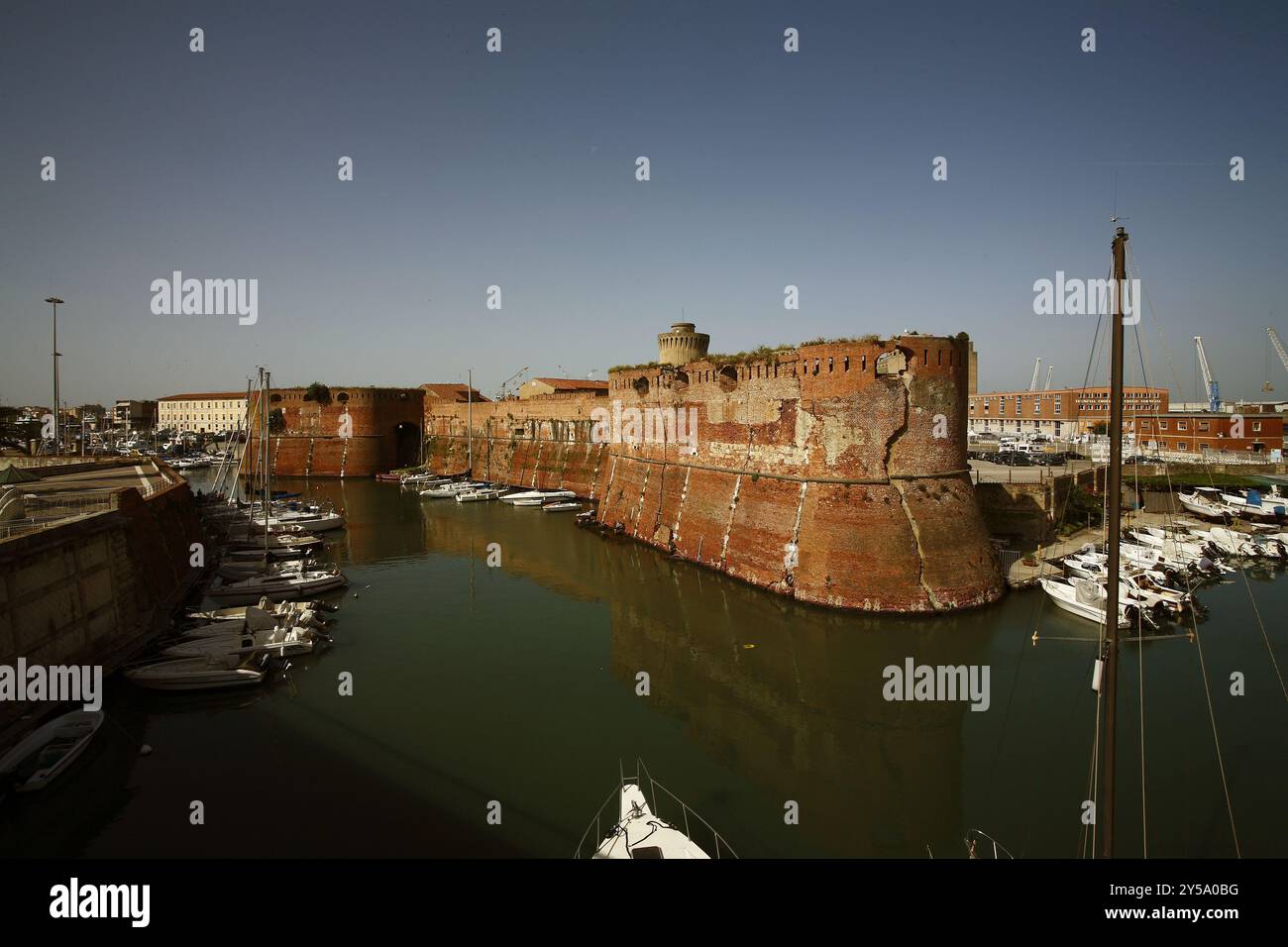 Livorno, eine wichtige Hafenstadt in der Toskana, berühmt für ihre Denkmäler und das Viertel Venezia Nuova mit seinen Kanälen. Toskana, Italien Stockfoto