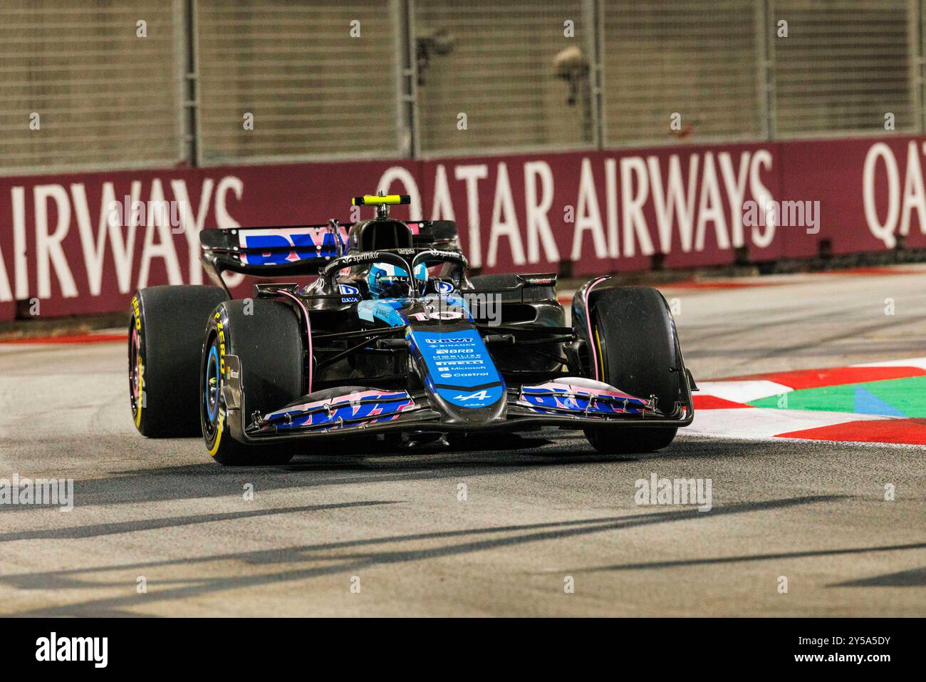 Singapur, Singapur. September 2024. Pierre Gasly aus Frankreich fährt den (10) Alpine A524 Renault während des Trainings vor dem F1 Grand Prix von Singapur auf dem Marina Bay Street Circuit. Quelle: SOPA Images Limited/Alamy Live News Stockfoto