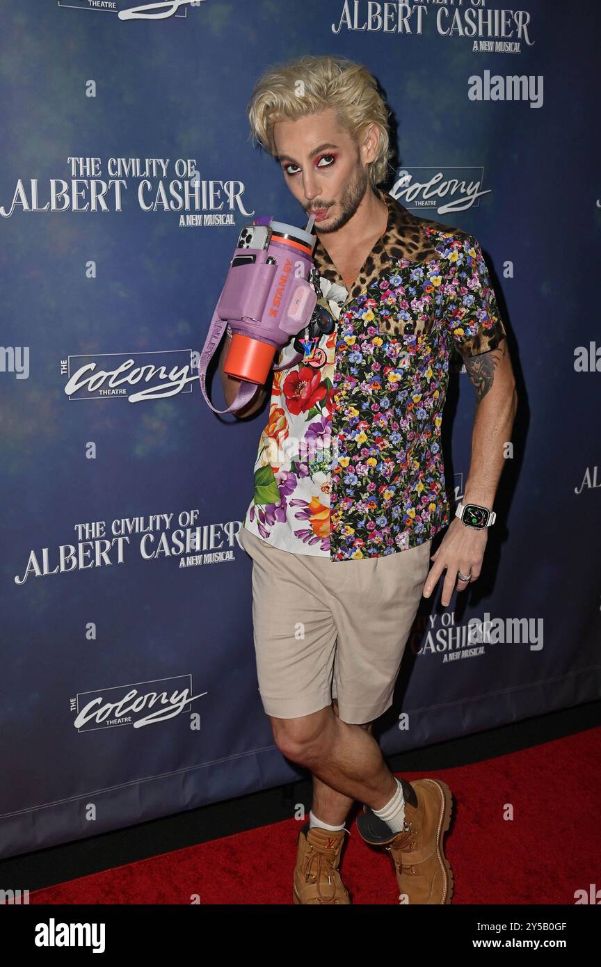 Burbank, CA USA - 7. September 2024: Frankie Grande nimmt an der Eröffnungsnacht von Albert Cashier im Colony Theater Teil. Stockfoto