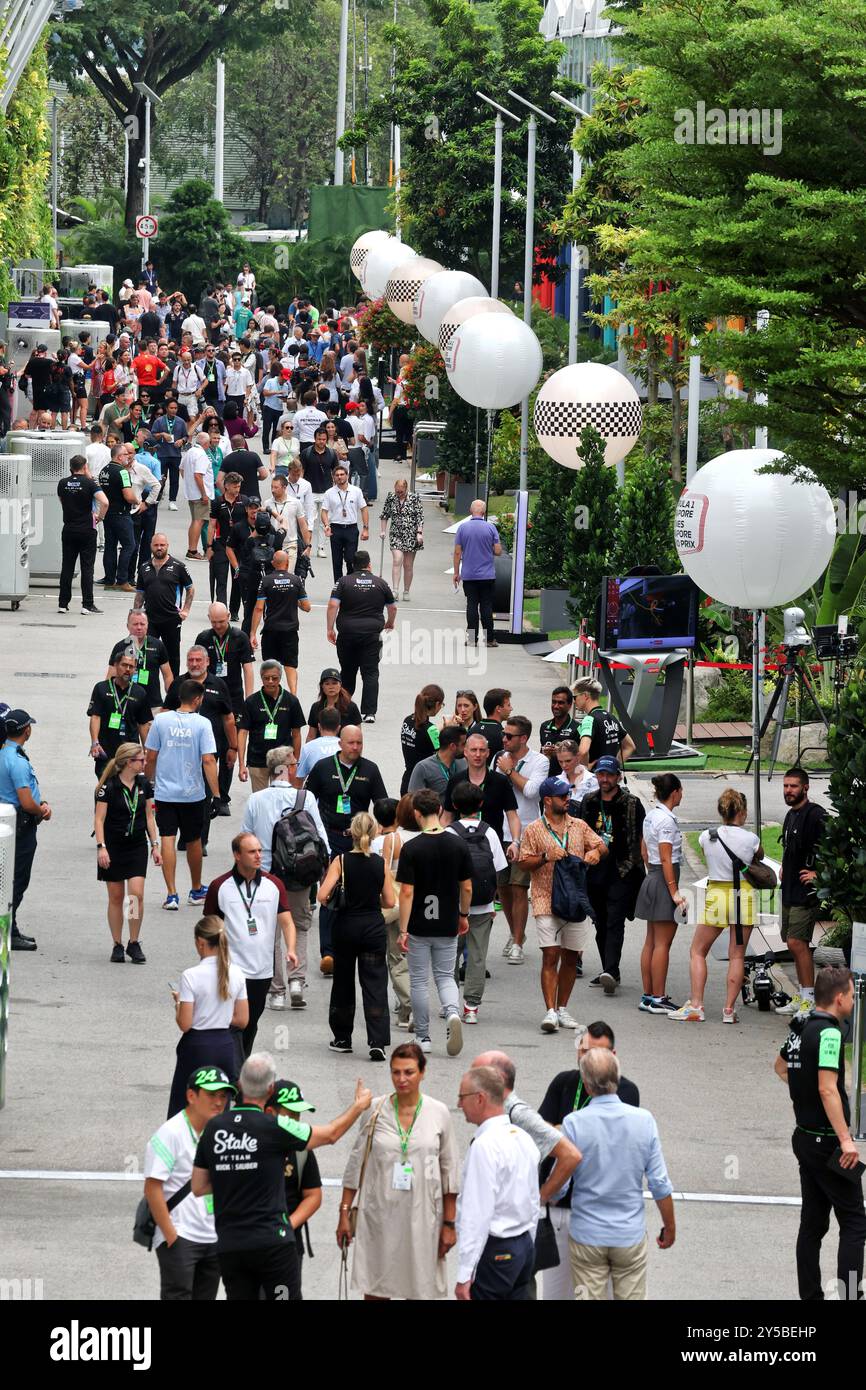 Singapur, Singapur. September 2024. Fahrerlager-Atmosphäre. Formel-1-Weltmeisterschaft, Rd 18, Grand Prix von Singapur, Samstag, 21. September 2024. Marina Bay Street Circuit, Singapur. Quelle: James Moy/Alamy Live News Stockfoto