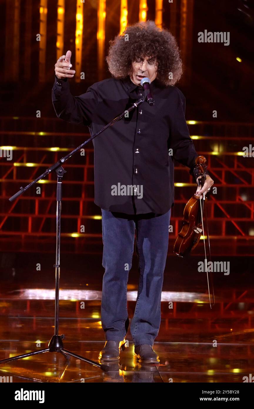 Roberto Ciufoli in der Rai Talentshow „Tale e Quale Show“ in den Fabrizio Frizzi Studios. Rom, 20.09.2024 Stockfoto