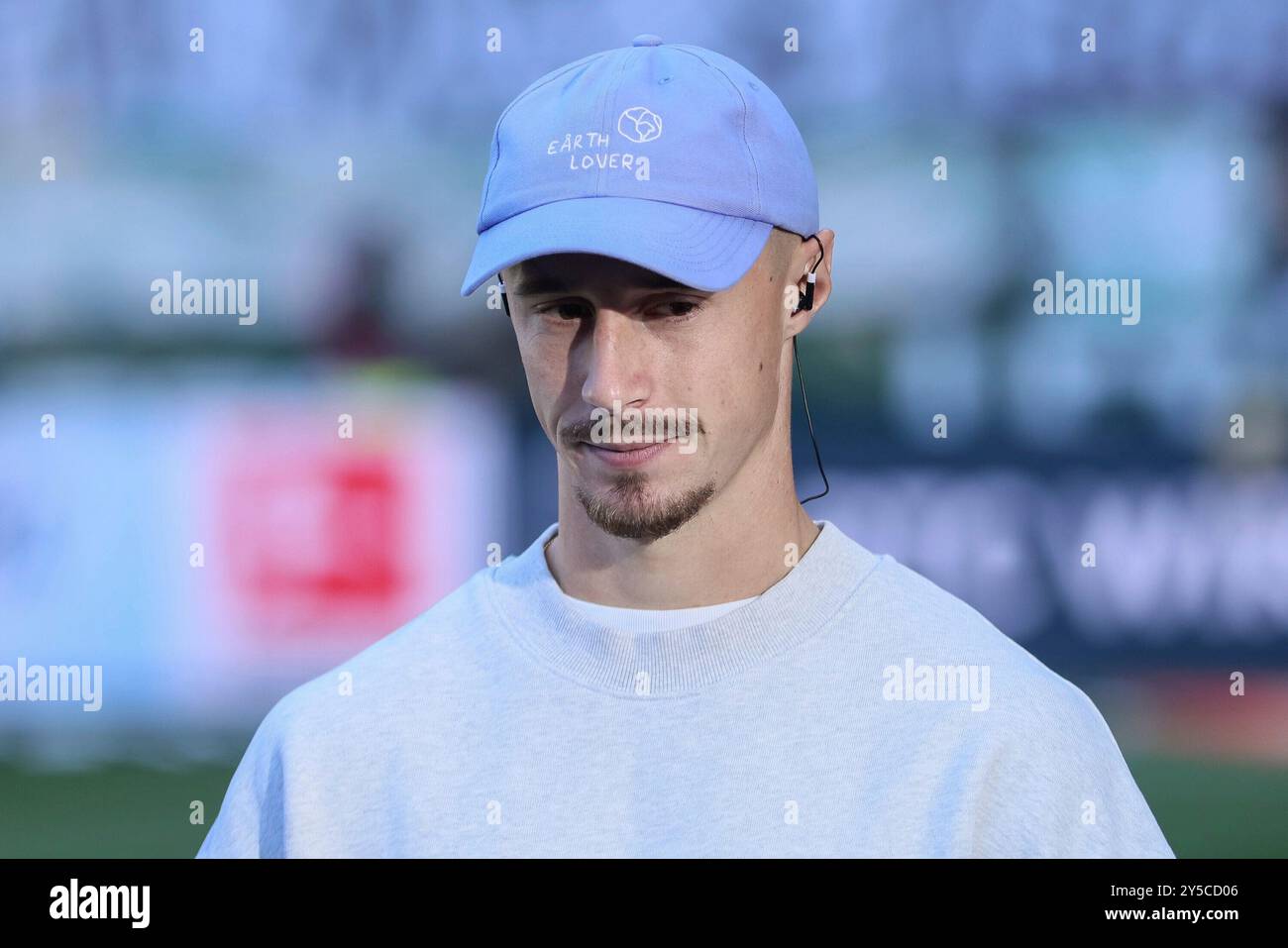 Bremen, Deutschland. September 2024. v.li.: Marco Friedl (SV Werder Bremen, 32) Portrait, Nahaufnahme, Einzelfoto, Einzelbild, 21.09.2024, Bremen (Deutschland), Fussball, Bundesliga, SV Werder Bremen - FC Bayern München Credit: dpa/Alamy Live News Stockfoto