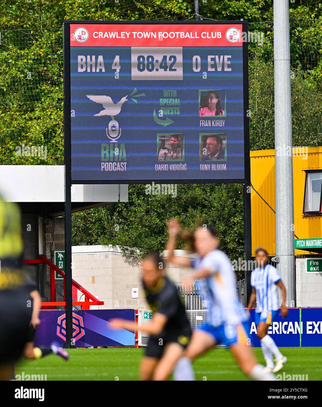 Crawley UK 21. September 2024 - Brighton besiegte Everton 4-0 im Barclays Women's Super League Football Match zwischen Brighton & Hove Albion und Everton im Broadfield Stadium in Crawley: Credit Simon Dack /TPI/ Alamy Live News. Nur redaktionelle Verwendung. Kein Merchandising. Stockfoto