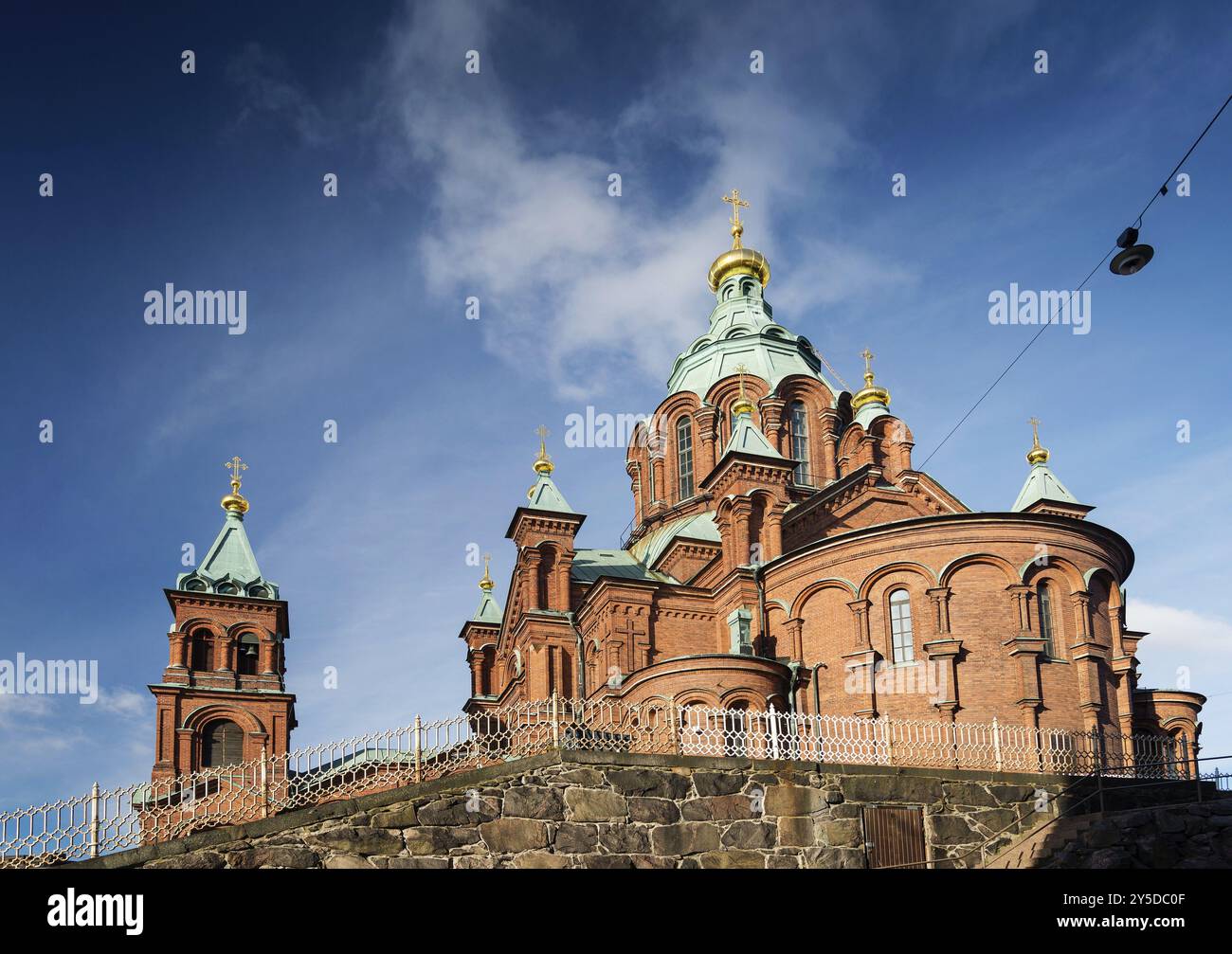 Außendetail der orthodoxen Kathedrale Uspenski, berühmtes Wahrzeichen in helsinki Stadt finnland Stockfoto
