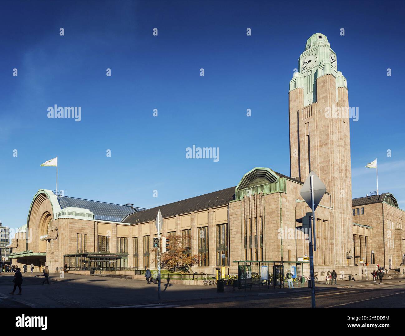 Hauptbahnhof helsinki, Wahrzeichen außen und Straße in finnland Stockfoto