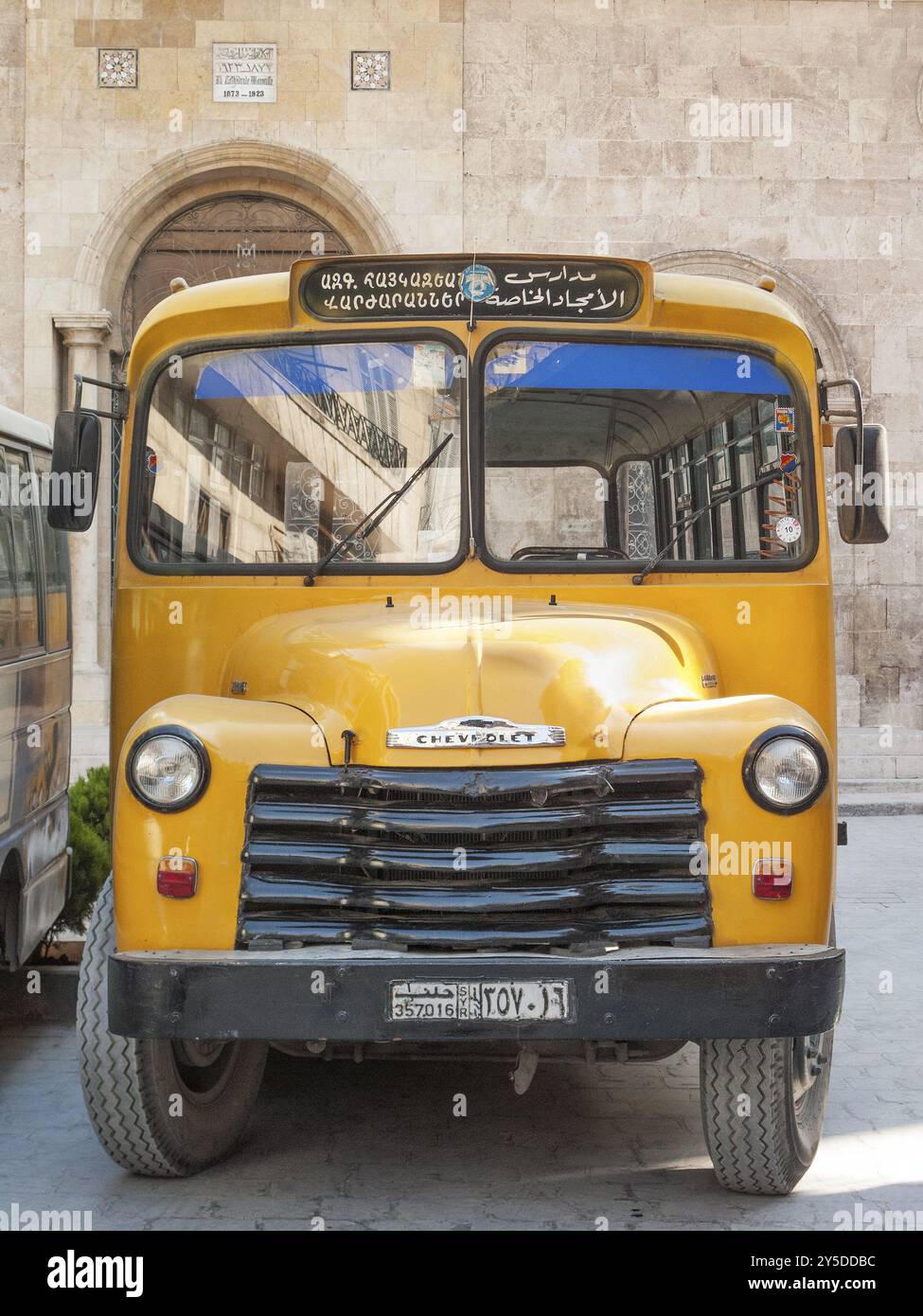 Oldtimer chevrolet armenischer Schulbus in aleppo syrien Stockfoto