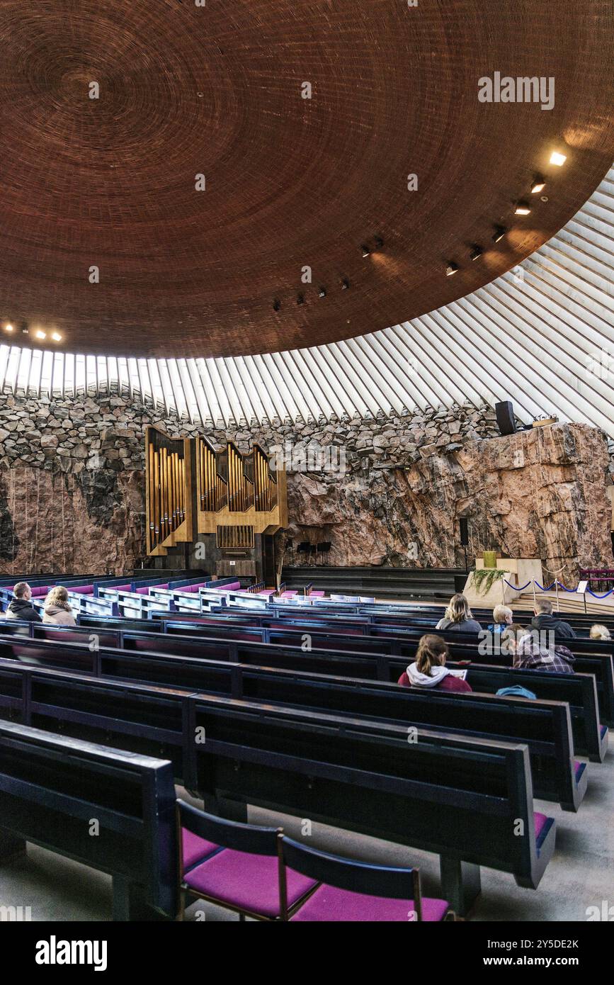 Temppeliaukio Rock berühmte moderne Kirchenarchitektur Wahrzeichen Interieur in Helsinki Finnland Stockfoto