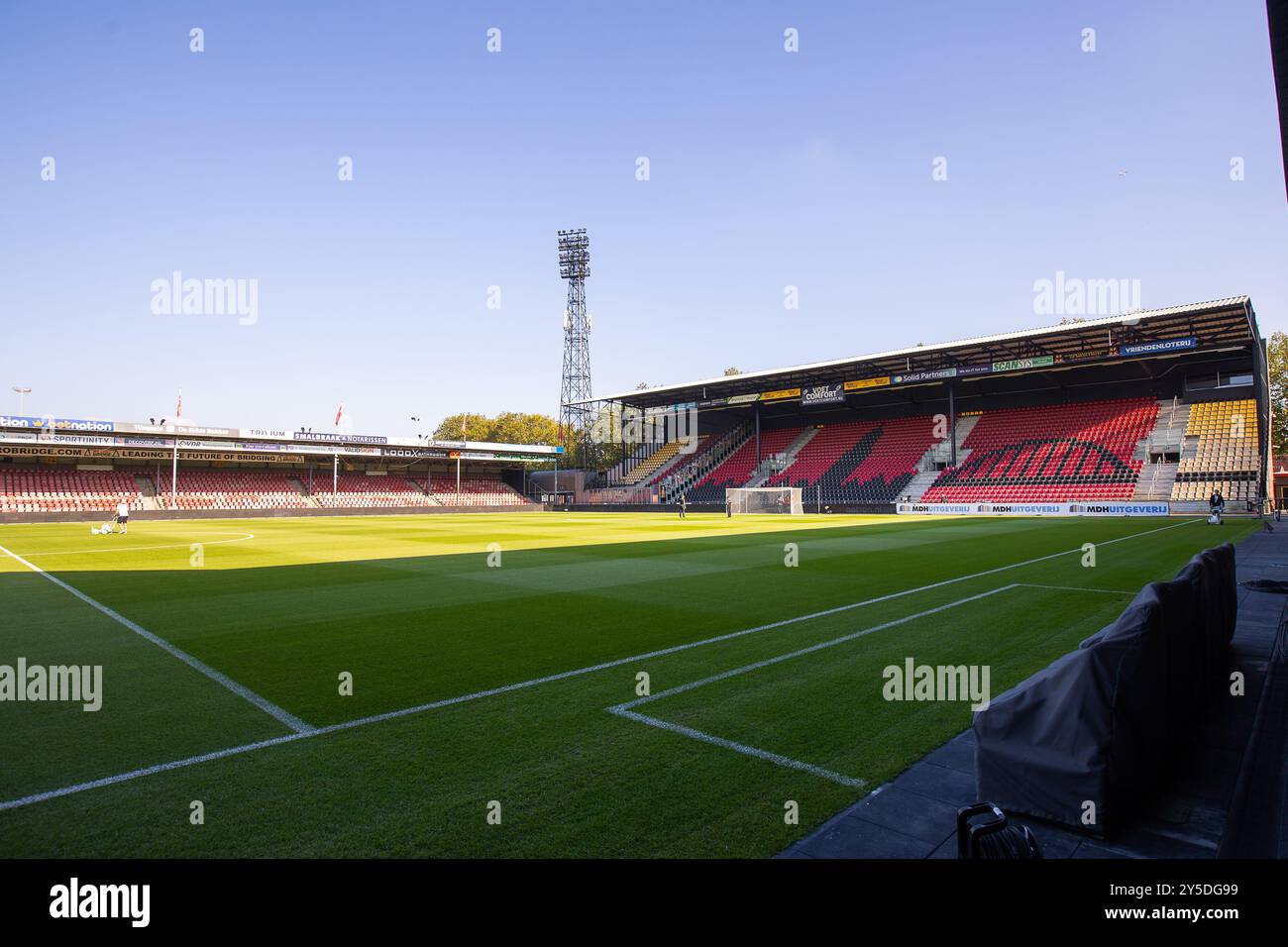 Deventer, Niederlande. September 2024. DEVENTER, Stadion de Adelaarshorst, 21.09.2024, Saison 2024/2025, niederländische Eredivisie. Während des Spiels Go Ahead Eagles - Ajax, Stadionübersicht Credit: Pro Shots/Alamy Live News Stockfoto