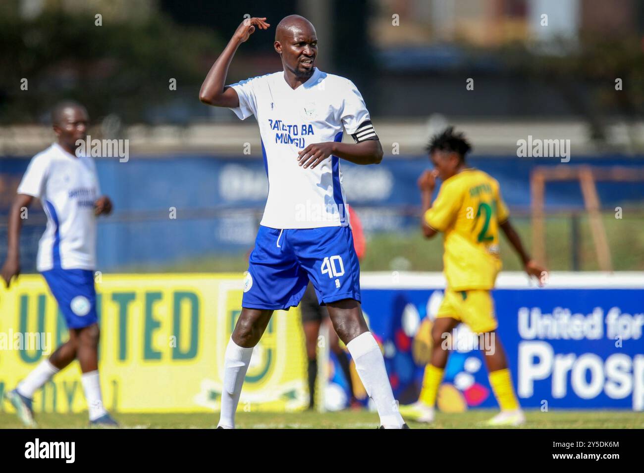 NAIROBI, KENIA – 21. SEPTEMBER: Sofapaka Humprey Mieno im Kampf gegen Mathare United während des Kenia Premier League Spiels zwischen Sofapaka und Math Stockfoto