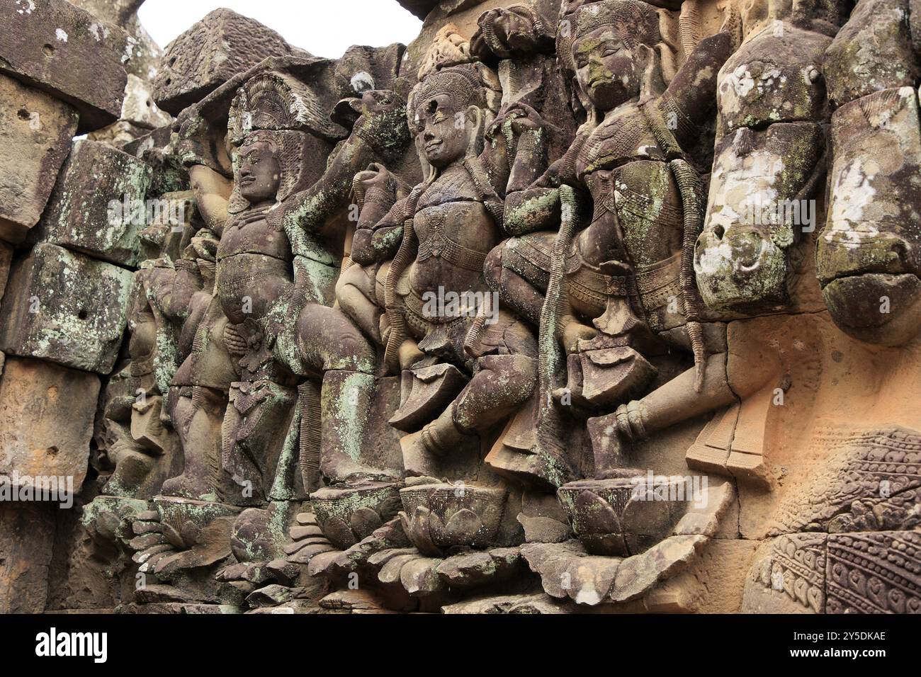 Relief an einer Wand des Bayon-Tempels in Angkor Thom in Kambodscha Stockfoto