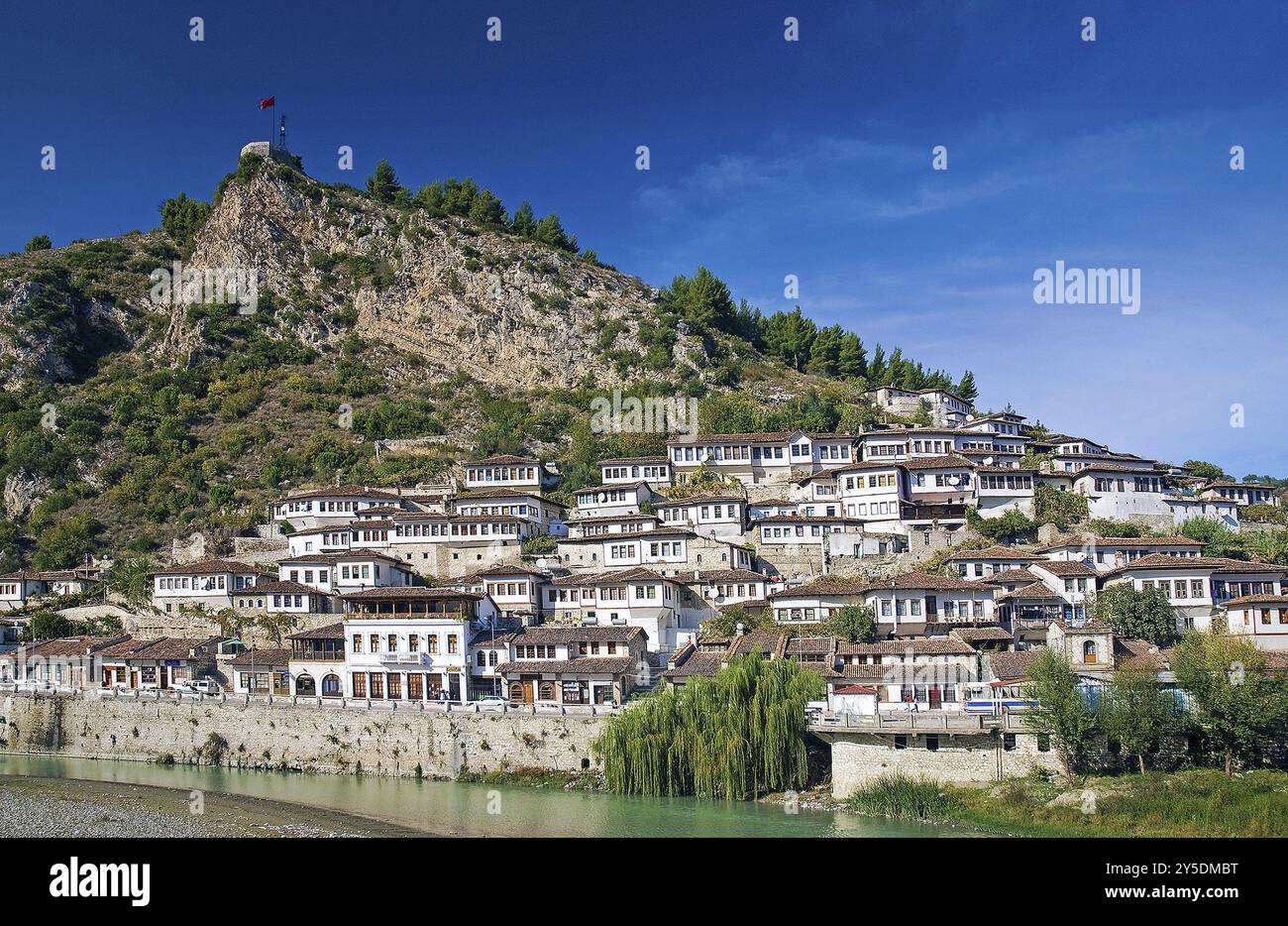 Alte Häuser in der historischen Wahrzeichen berat balkanstadt albanien Stockfoto