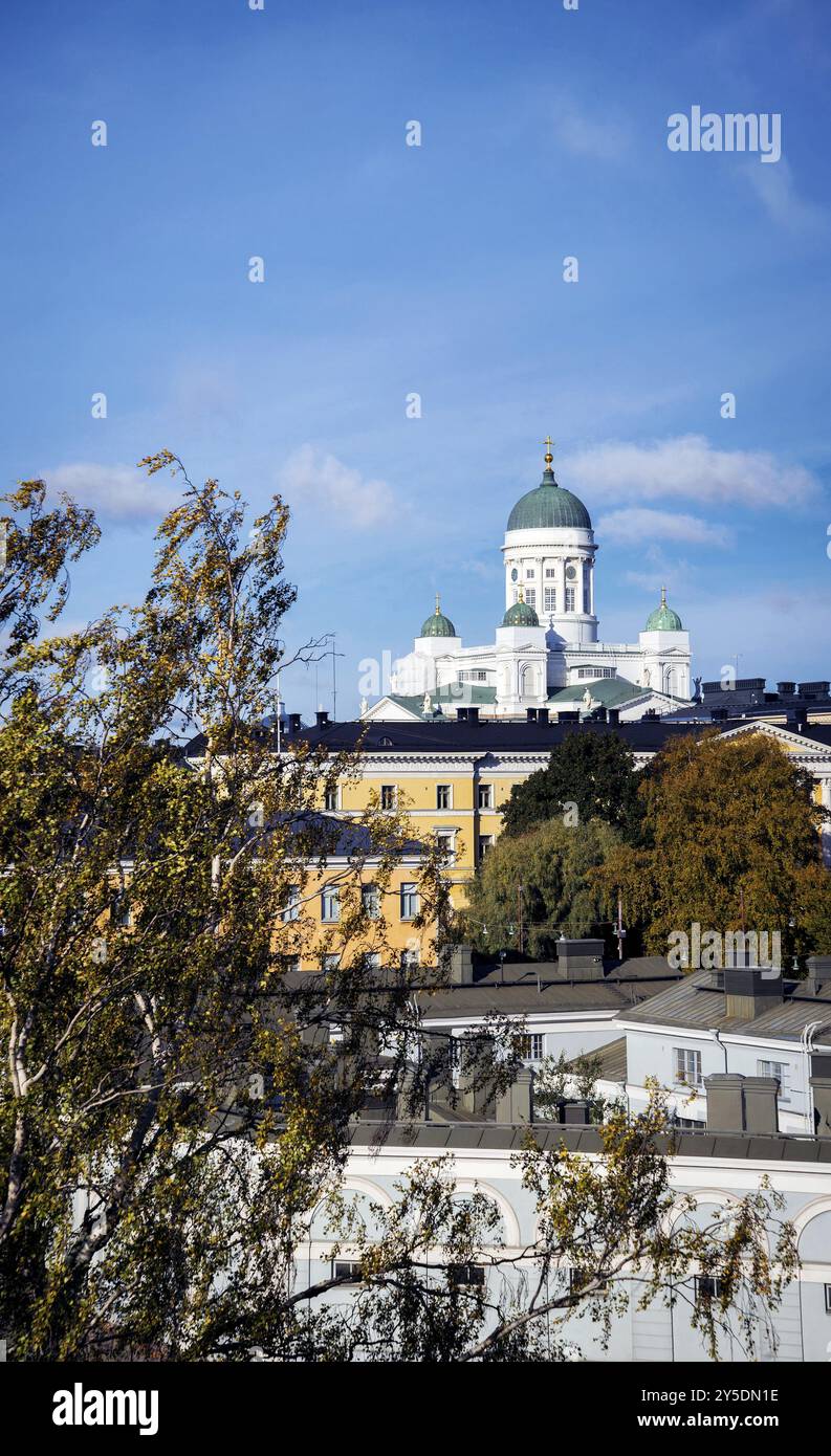 Wahrzeichen der Kathedrale und Blick auf das Zentrum von helsinki in finnland Stockfoto