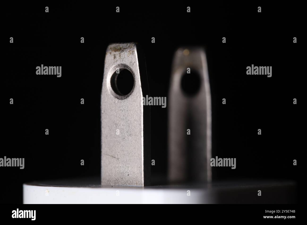 Stecker Typ A Nahaufnahme, dunkler Hintergrund, Stecker und Buchse in den USA, Kanada, Japan und Mexiko Stockfoto Stecker Typ A Nahaufnahme, dunkler Hintergrund, Stecker und Buchse in den USA, Kanada, Japan und Mexiko Stockfoto