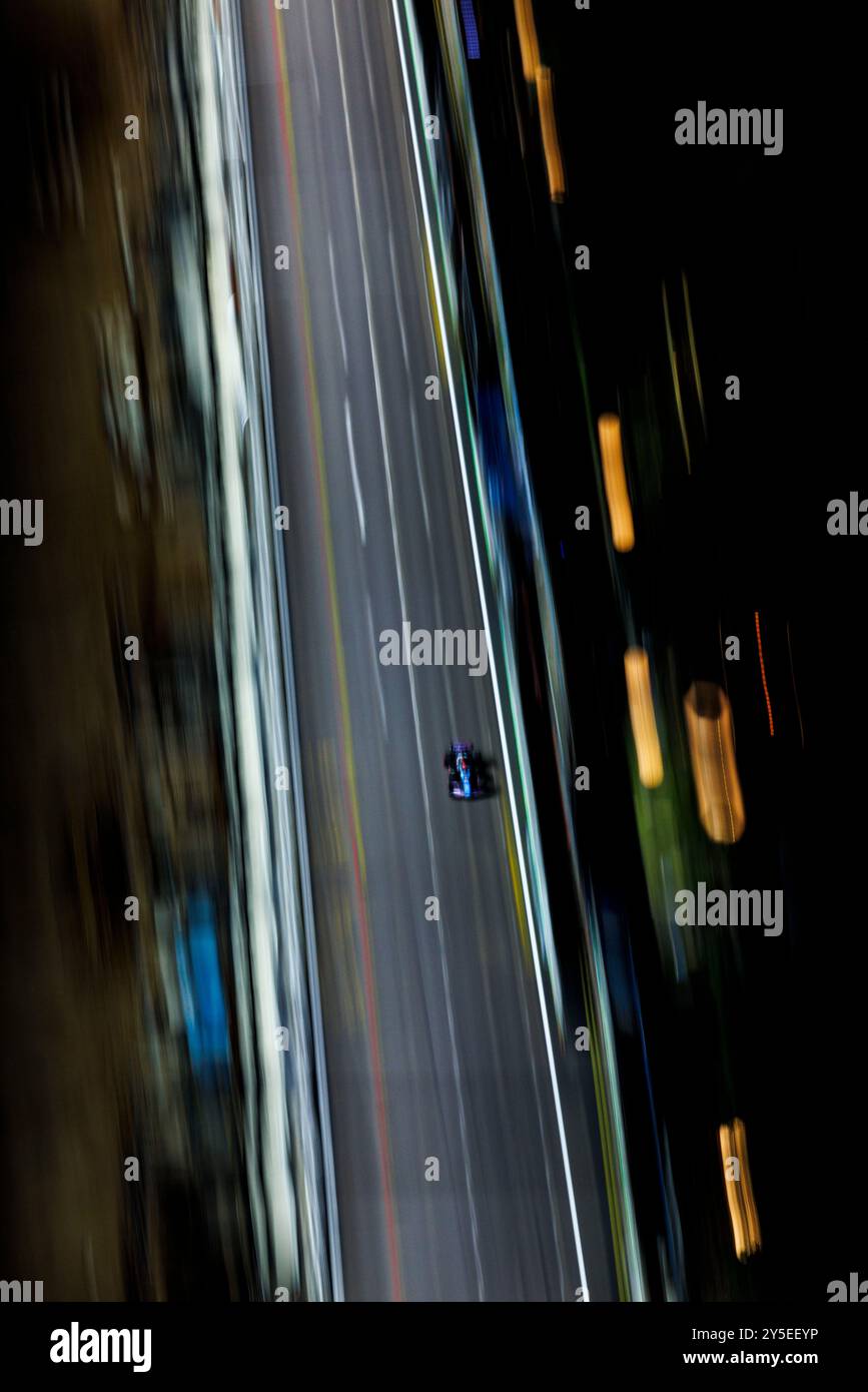 Singapur, Singapur. September 2024. Esteban Ocon (Frankreich) fährt die Alpine A524 Renault während des F1 Grand Prix von Singapur auf dem Marina Bay Street Circuit (31). (Foto: George Hitchens/SOPA Images/SIPA USA) Credit: SIPA USA/Alamy Live News Stockfoto