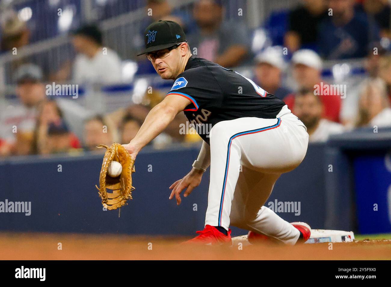 MIAMI, FLORIDA - 20. SEPTEMBER 2024: Miami Marlins und Atlanta Braves MLB im loanDepot Park am 20. September 2011 Foto: Chris Arjoon/American Presswire Stockfoto