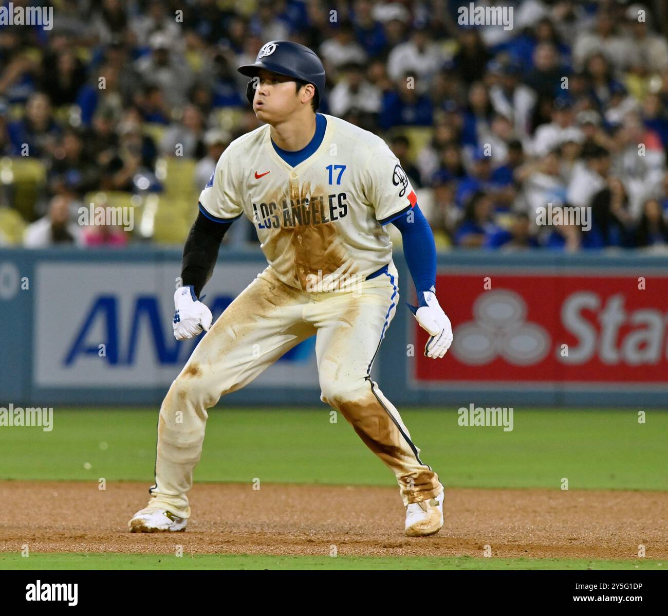 Los Angeles, Usa. September 2024. Los Angeles Dodgers Shohei Ohtani will die dritte Basis stehlen, nachdem sie am Samstag, den 21. September 2024, im neunten Inning gegen die Colorado Rockies im Dodger Stadium in Los Angeles die zweite Basis gestohlen hat. Foto: Jim Ruymen/UPI Credit: UPI/Alamy Live News Stockfoto