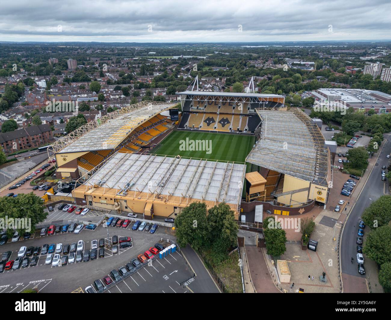 Aus der Vogelperspektive des Molineux Stadions, Heimstadion des Wolves FC, Wolverhampton, Großbritannien. Stockfoto