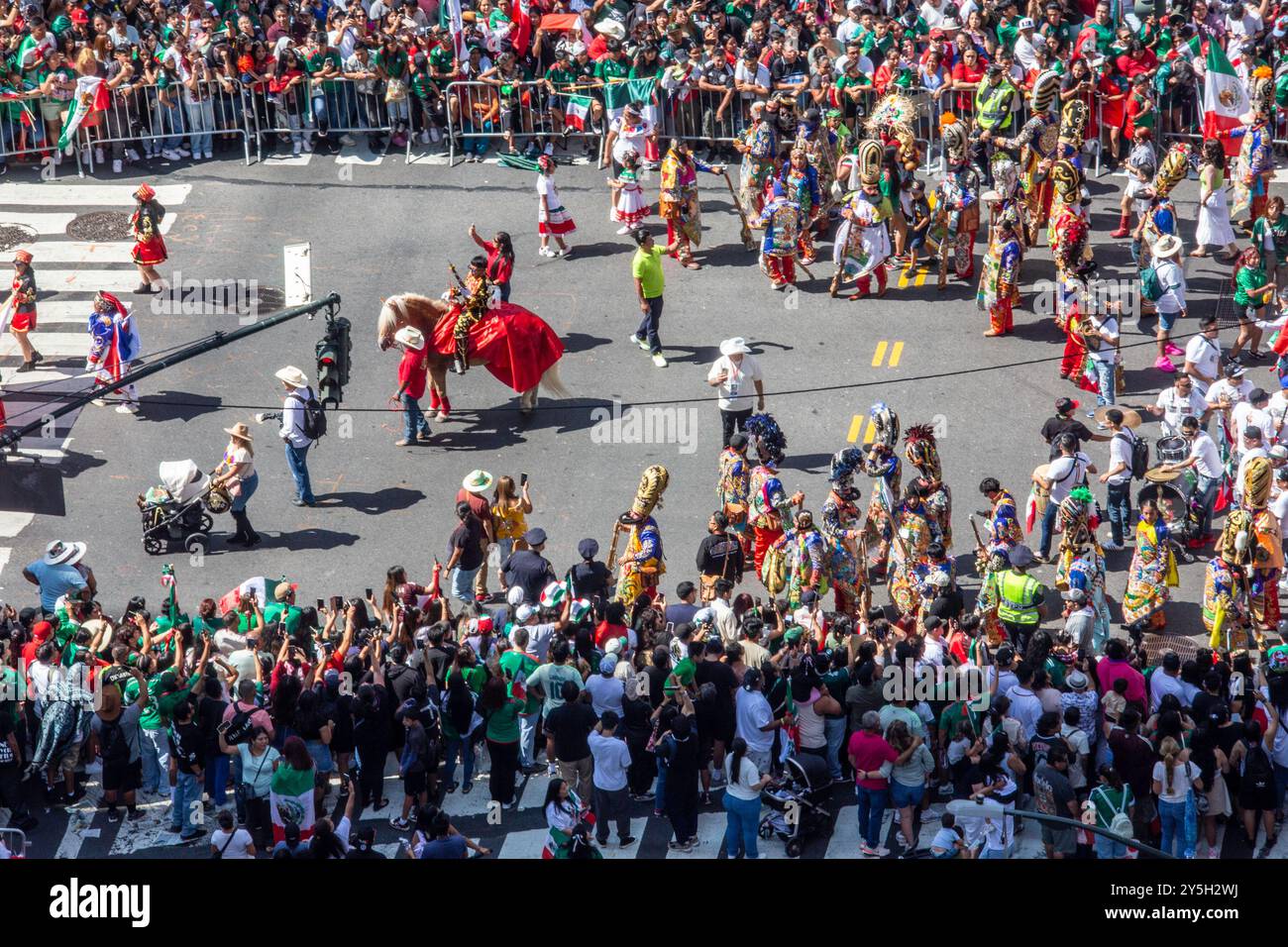 Die mexikanische Independence Day-Parade ist eine jährliche Feier entlang der Madison Avenue in Manhattan, 2024, New York City, USA Stockfoto
