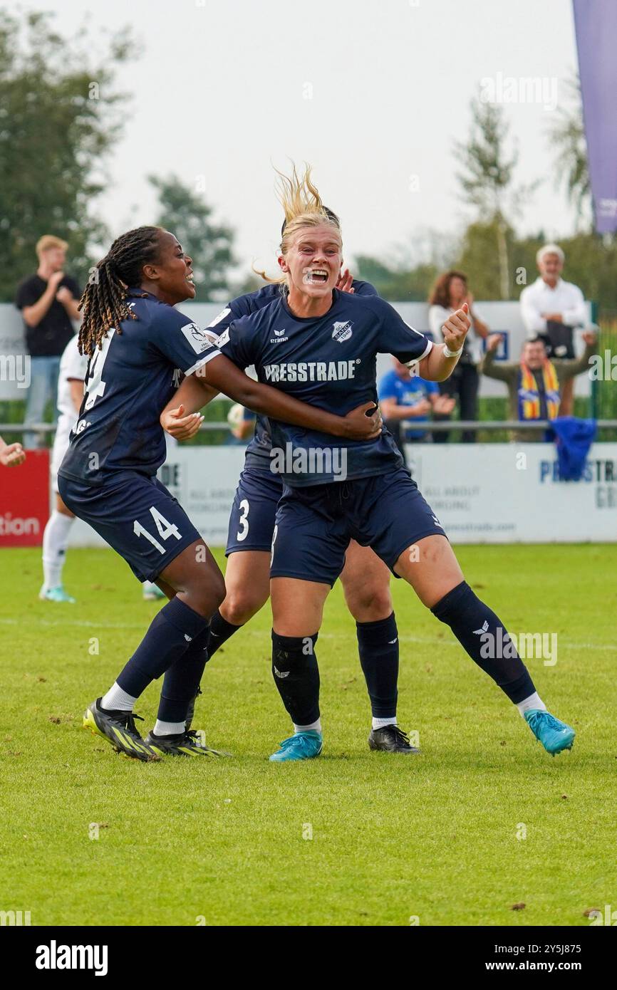 Torjubel zum 2:2 in der 90 Min. Von. (8) Cecilia Weg 2. Frauen Bundesliga: SC Sand vs. FC Ingolstadt 04. Adams Arena SC Sand, Sonntag 22.09.2024 Stockfoto