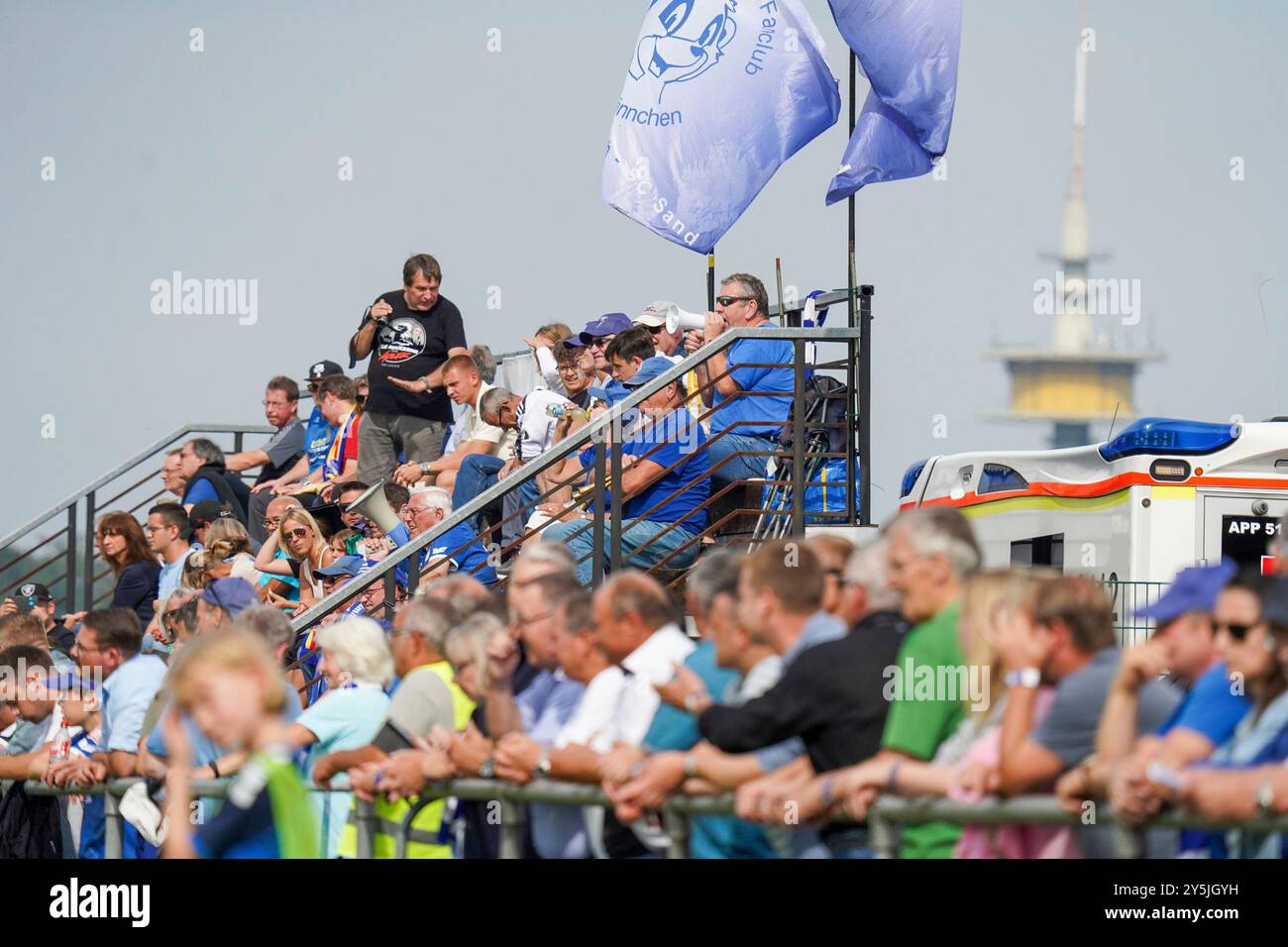 Fanblock SC Sand 2. Frauen Bundesliga: SC Sand vs. FC Ingolstadt 04. Adams Arena SC Sand, Sonntag 22.09.2024 Stockfoto