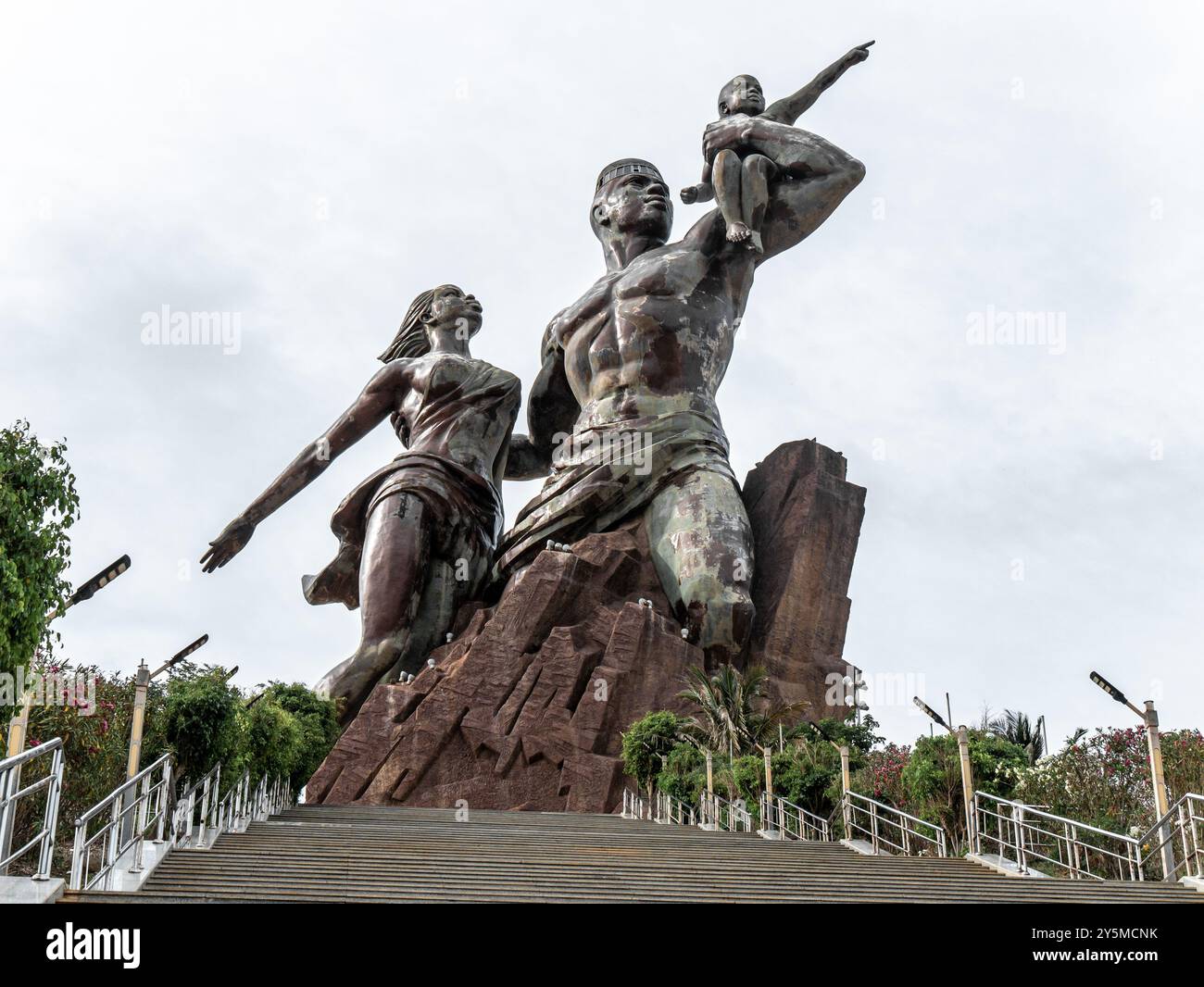 African Renaissance Monument in Dakar, Senegal - Landschaftsaufnahme Stockfoto